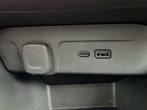 Used 2024 Chevrolet Trax RS image 24