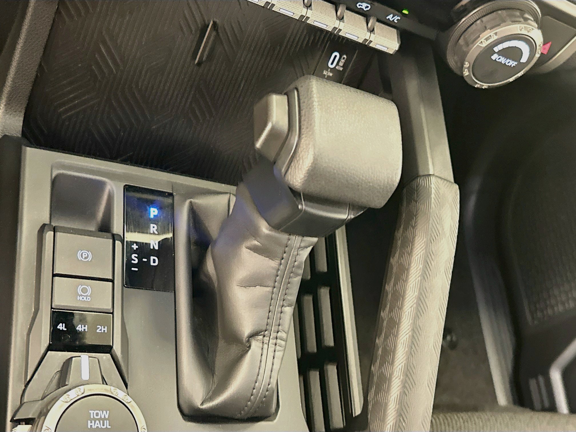 Used 2025 Toyota 4Runner SR5 AWD/4WD image 25