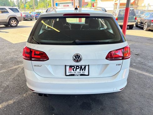 Used 2016 Volkswagen Golf S image 6
