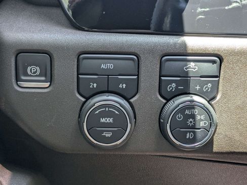 Used 2022 Chevrolet Silverado 1500 RST w/ Redline Edition AWD/4WD image 23