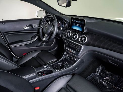 Used 2019 Mercedes-Benz CLA 250 4MATIC image 14