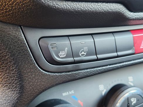 Used 2016 Jeep Renegade Trailhawk w/ Premium Trailhawk Package image 14