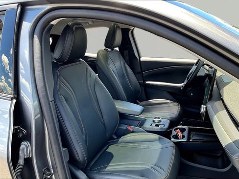 Used 2023 Ford Mustang Mach-E Premium RWD image 29