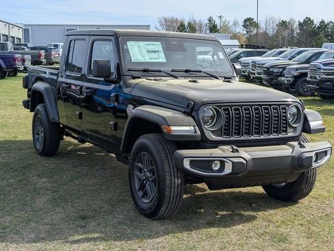 New 2026 Jeep Gladiator Sport image 2