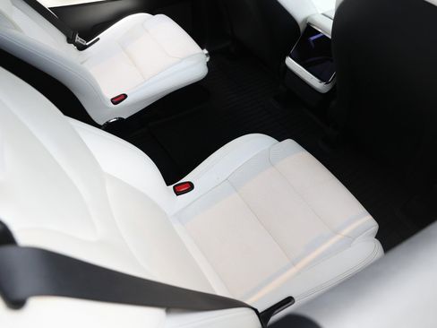 Used 2022 Tesla Model X AWD/4WD image 16