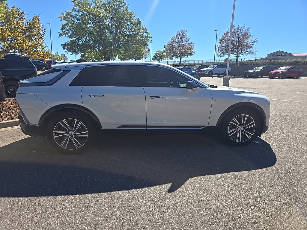 Used 2024 Cadillac Lyriq Luxury w/ LPO, Floor Liner Package AWD/4WD image 6