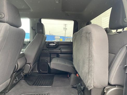 Used 2022 Chevrolet Silverado 2500 Custom w/ Custom Value Package image 15