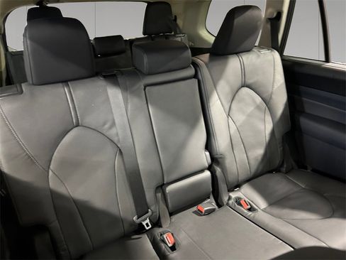 New 2026 Toyota Grand Highlander Limited image 18