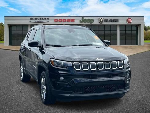 Certified 2022 Jeep Compass Latitude AWD/4WD image 1