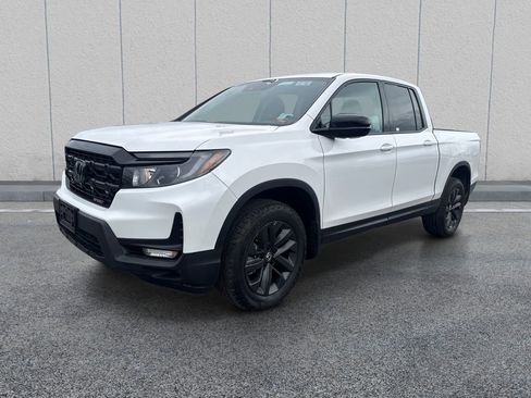 Used 2025 Honda Ridgeline Sport image 3