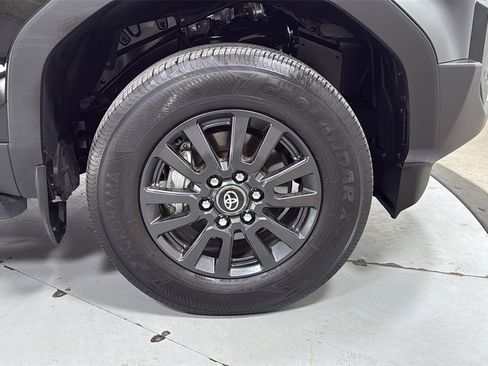 Used 2024 Toyota Land Cruiser image 21