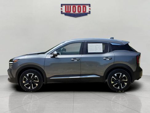 Used 2025 Nissan Kicks SV w/ SV Premium Package AWD/4WD image 4