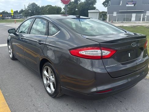 Used 2016 Ford Fusion SE FWD image 6