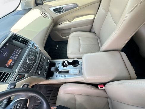 Used 2019 Nissan Pathfinder SL w/ SL Premium Package FWD image 20