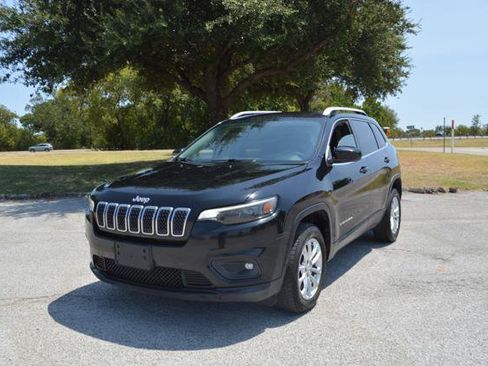 Used 2019 Jeep Cherokee Latitude w/ Popular Appearance Group FWD image 1