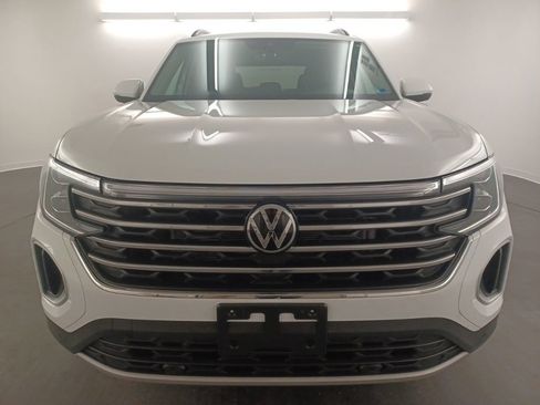 Used 2025 Volkswagen Atlas SE FWD image 2