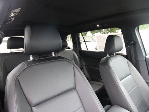 Used 2019 Volkswagen Tiguan SEL Premium R-Line image 21