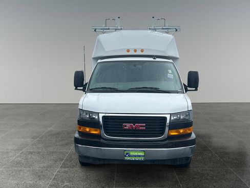 New 2025 GMC Savana 3500 w/ Power Convenience Package RWD image 2