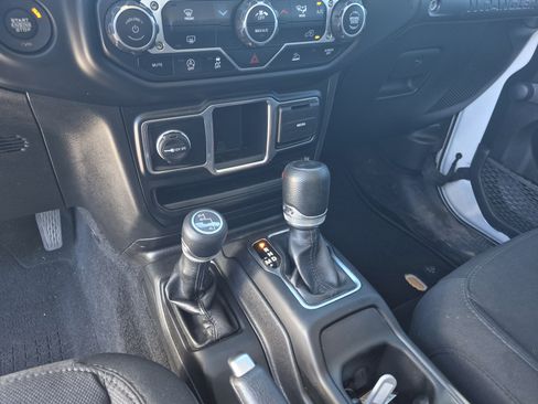 Used 2023 Jeep Wrangler Sport AWD/4WD image 12