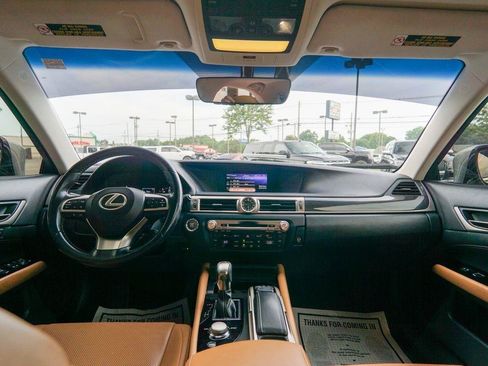 Used 2016 Lexus GS 200t w/ Premium Package RWD image 12