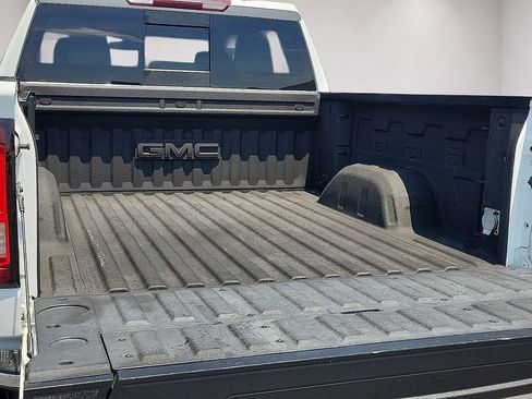 Used 2021 GMC Sierra 1500 SLT AWD/4WD image 8