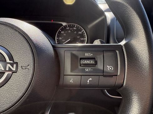 Used 2023 Nissan Rogue S image 9