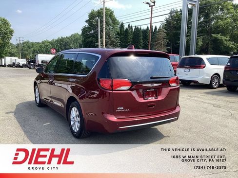 Used 2019 Chrysler Pacifica Touring Plus w/ Cold Weather Group FWD image 5