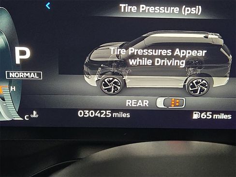 Used 2023 Mitsubishi Outlander SEL image 18