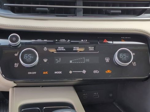 Used 2023 INFINITI QX60 Luxe FWD image 19