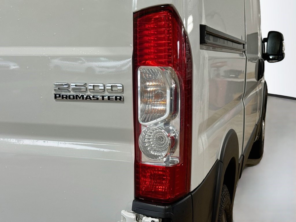 Used 2025 RAM ProMaster 2500 w/ Convenience Group FWD image 33