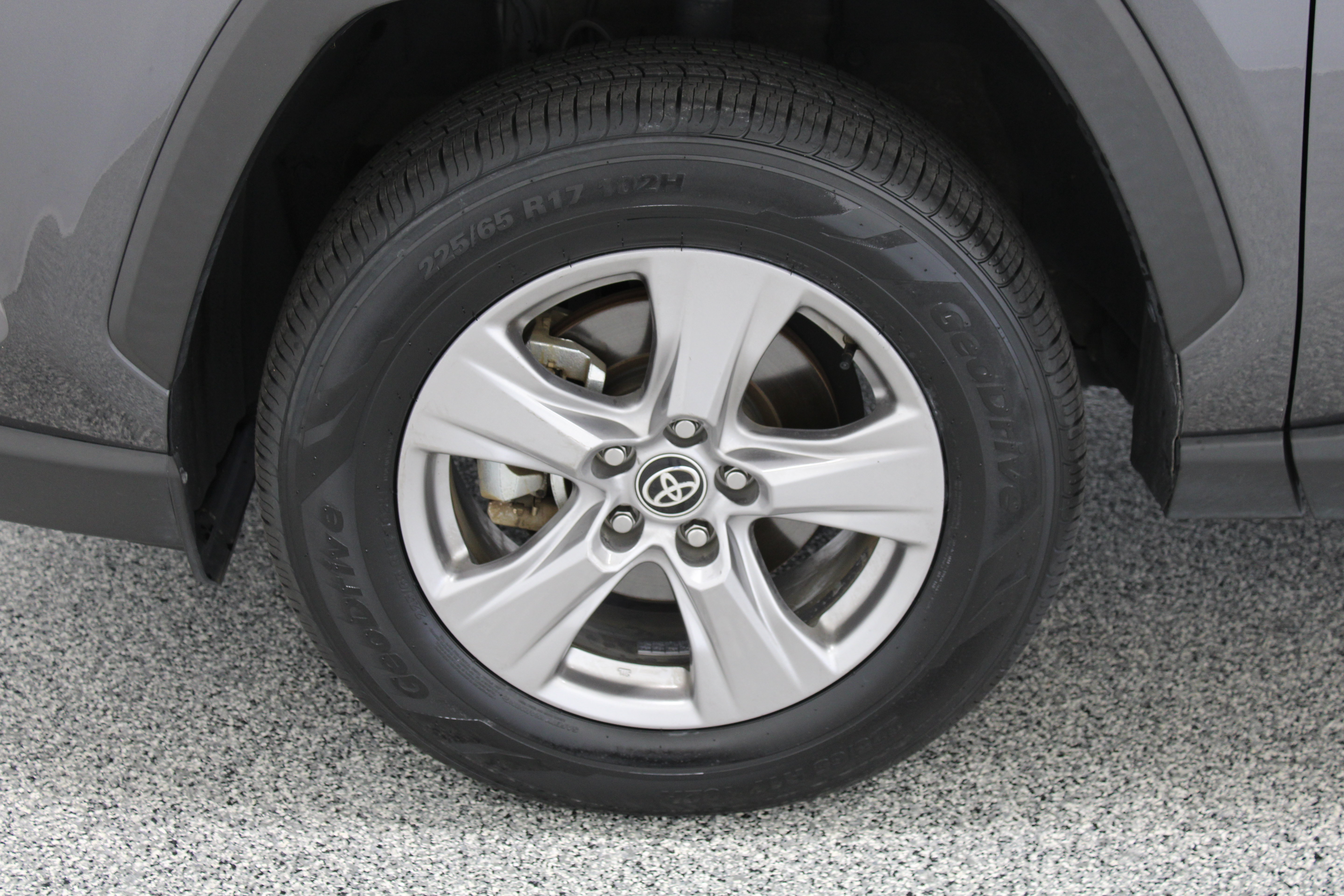 Used 2025 Toyota RAV4 XLE FWD image 11