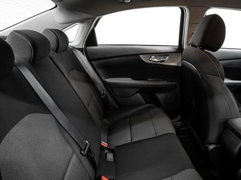 Used 2024 Kia Forte LXS image 31