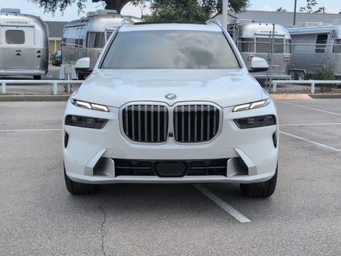 Used 2024 BMW X7 xDrive40i w/ Executive Package AWD/4WD image 9