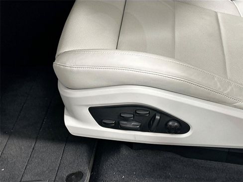 Certified 2024 Porsche Macan Turbo Electric AWD/4WD image 34