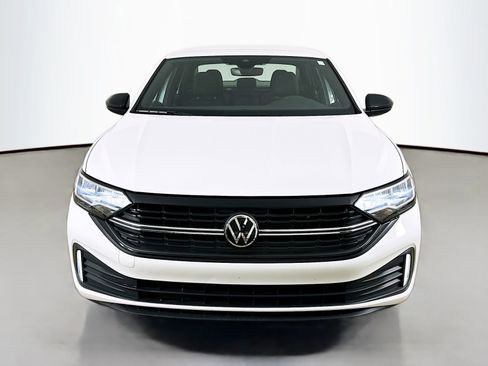 Used 2024 Volkswagen Jetta Sport FWD image 2
