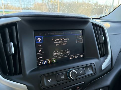 Used 2022 GMC Terrain SLE w/ Driver Convenience Package image 19