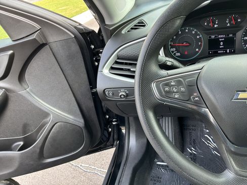 Used 2025 Chevrolet Malibu LT FWD image 19