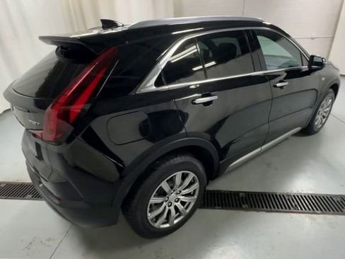 Used 2022 Cadillac XT4 Premium Luxury w/ Technology Package AWD/4WD image 8