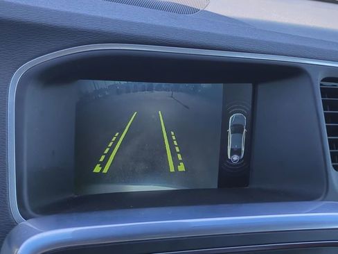 Used 2017 Volvo S60 T5 Inscription image 22