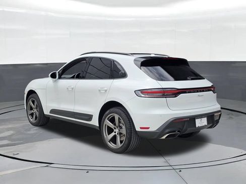 Used 2026 Porsche Macan AWD/4WD image 3
