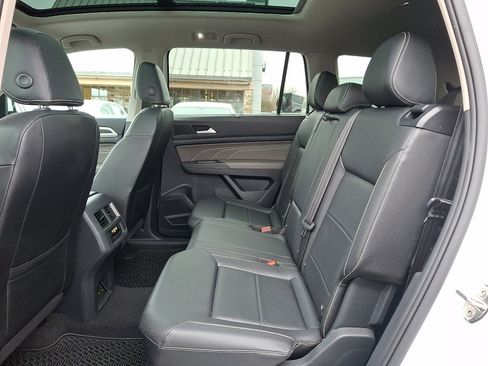 Certified 2023 Volkswagen Atlas SE image 10