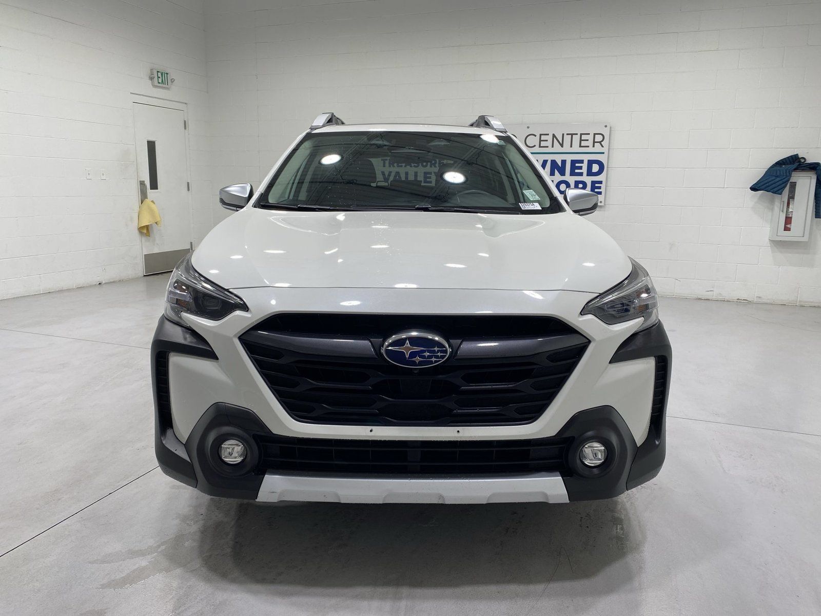 Used 2023 Subaru Outback Touring XT AWD/4WD image 3