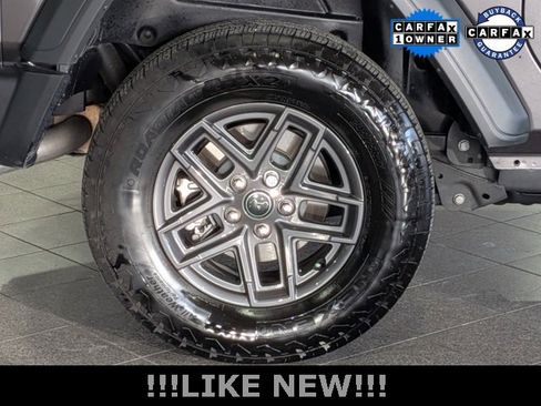 Used 2025 Jeep Wrangler Sport image 11