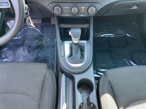 Used 2023 Kia Forte LXS image 39