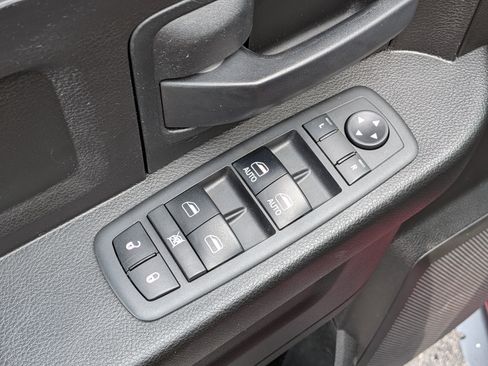 Used 2019 RAM 1500 Express image 17