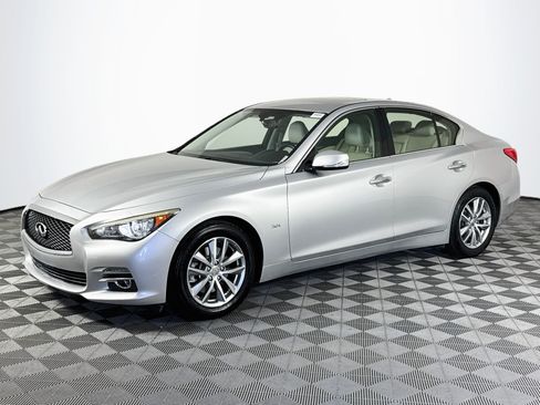 Used 2017 INFINITI Q50 3.0t Premium RWD image 4