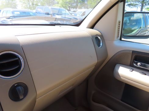Used 2005 Ford F150 4x4 Regular Cab image 19