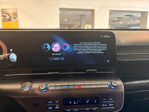 Used 2025 Hyundai Kona SEL image 21