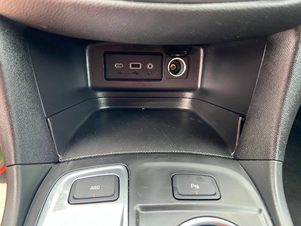 Used 2024 Chevrolet Equinox LT AWD/4WD image 32