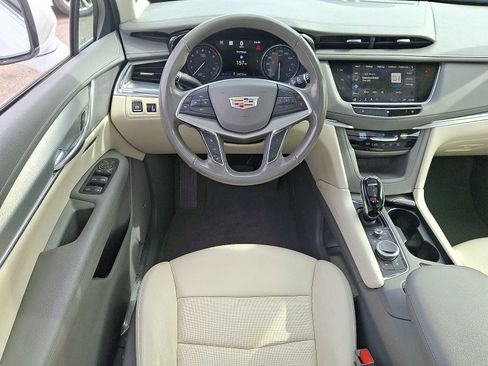 Used 2021 Cadillac XT5 Premium Luxury image 12